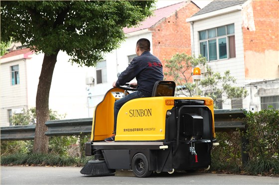 圣倍諾電動掃地車