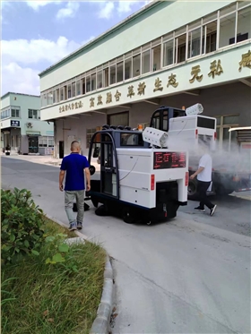 解決道路清掃難題，電動清掃車助力高效作業(yè)