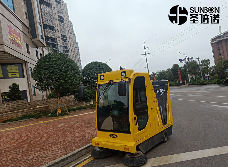 電動掃路車在城鎮環衛的應用