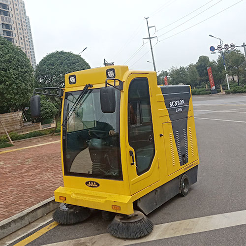 電動吸塵車