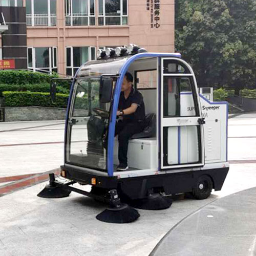 電動吸塵掃地車