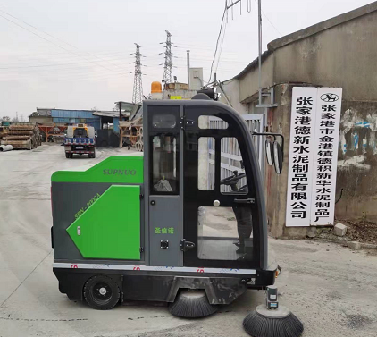 夏季高溫天氣電動掃地車如何進行保養